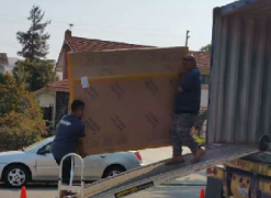 圣路易斯送货至客户家中